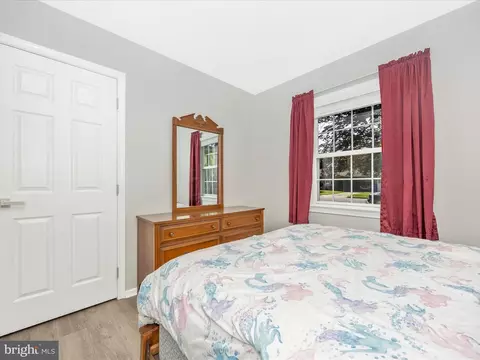 Bedroom - 1403 Pinewood Dr, Frederick, MD 21701 photo 4 of 8