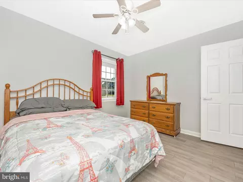 Bedroom - 1403 Pinewood Dr, Frederick, MD 21701 photo 7 of 8