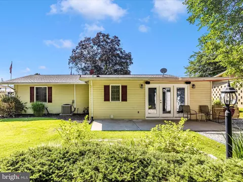 Exterior - 1403 Pinewood Dr, Frederick, MD 21701 photo 11 of 12