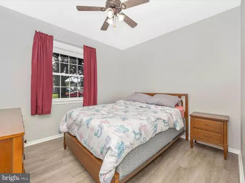 Bedroom - 1403 Pinewood Dr, Frederick, MD 21701 photo 3 of 8