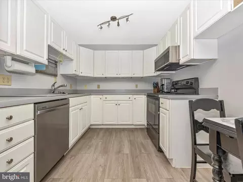 Kitchen - 1403 Pinewood Dr, Frederick, MD 21701 photo 4 of 6