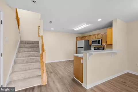 Entry Way - 2124 Bristol Dr #24, Frederick, MD 21702 photo 1 of 3