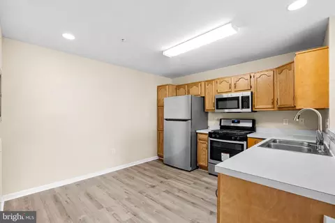 Kitchen - 2124 Bristol Dr #24, Frederick, MD 21702 photo 2 of 6