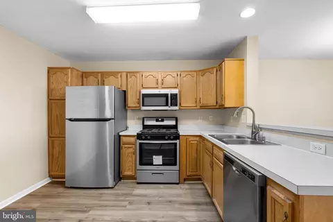 Kitchen - 2124 Bristol Dr #24, Frederick, MD 21702 photo 3 of 6
