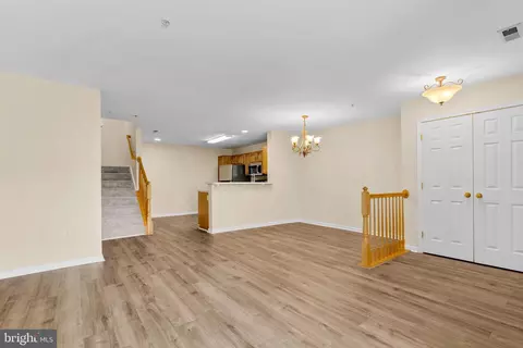 Living - 2124 Bristol Dr #24, Frederick, MD 21702 photo 2 of 4
