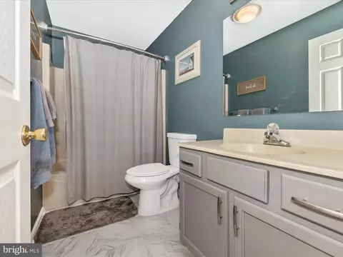 Bath - 2414 Prentice Ct, Frederick, MD 21702 photo 3 of 3