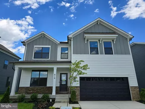 819 Foundry St, Frederick, MD 21701
