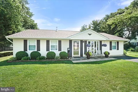 414 White Oak Pl, Frederick, MD 21701 photo 2