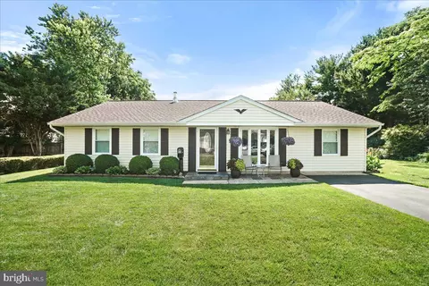 414 White Oak Pl, Frederick, MD 21701