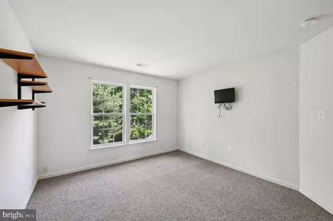 Bedroom - 2132 Chestnut Ln, Frederick, MD 21702 photo 5 of 10