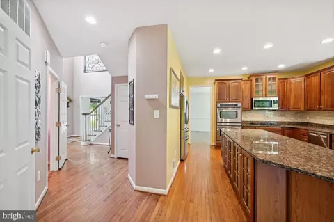 Entry Way - 2132 Chestnut Ln, Frederick, MD 21702 photo 6 of 18
