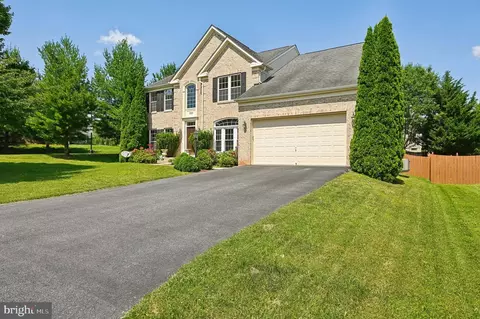 Exterior - 2132 Chestnut Ln, Frederick, MD 21702 photo 2 of 5