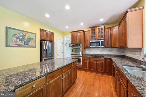 Kitchen - 2132 Chestnut Ln, Frederick, MD 21702 photo 4 of 7