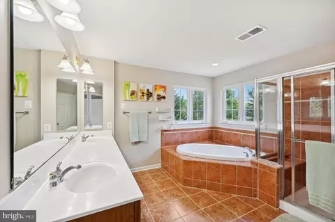 Bath - 2132 Chestnut Ln, Frederick, MD 21702 photo 1 of 7