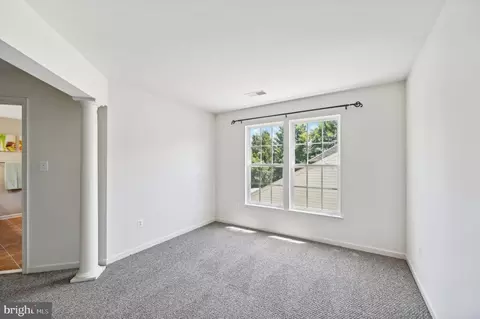 Bedroom - 2132 Chestnut Ln, Frederick, MD 21702 photo 2 of 10
