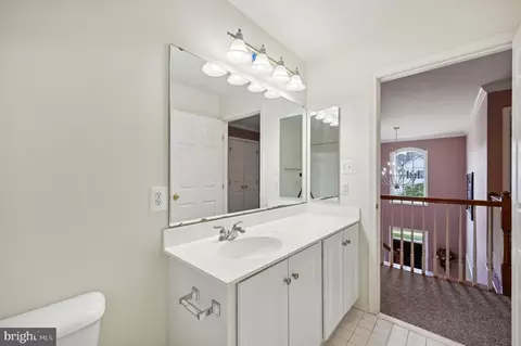 Bath - 2132 Chestnut Ln, Frederick, MD 21702 photo 5 of 7