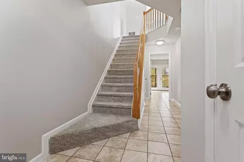 900 Turning Point Ct, Frederick, MD 21701 photo 8