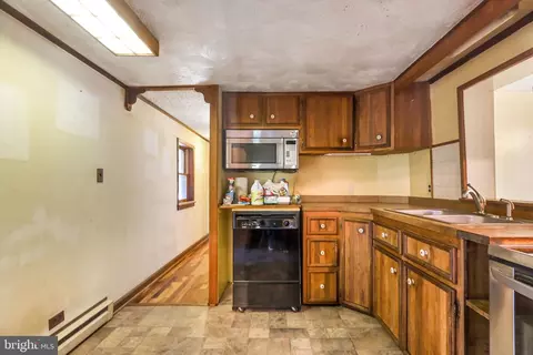 8003 Gambrill Park Rd, Frederick, MD 21702 photo 7