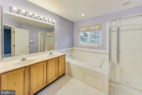 Bath - 9416 Singleton Pl, Frederick, MD 21704 photo 2 of 3