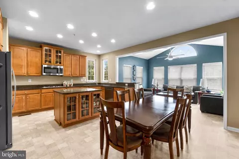 2136 Infantry Dr, Frederick, MD 21702 photo 9
