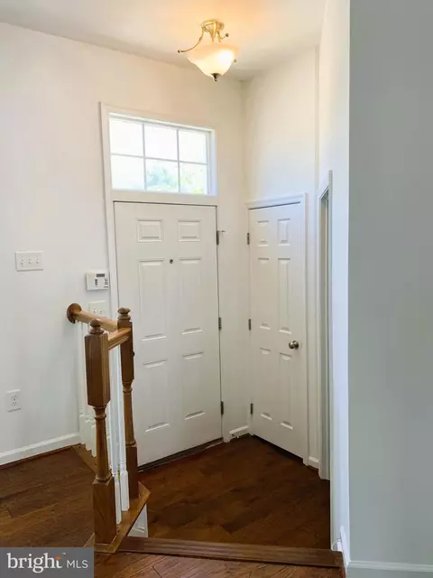 2052 Spring Run Cir, Frederick, MD 21702 photo 6