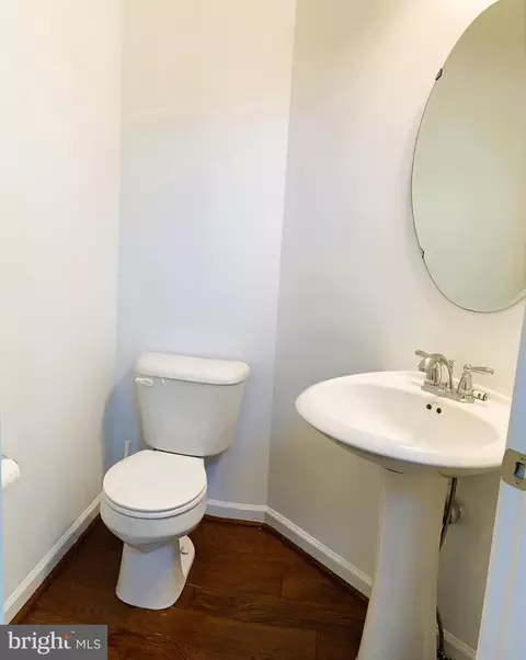 2052 Spring Run Cir, Frederick, MD 21702 photo 7