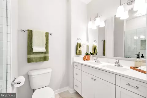 Bath - 32 Hamilton Ave, Frederick, MD 21701 photo 1 of 15