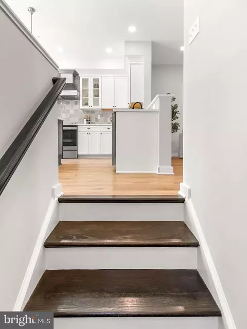 Entry Way - 32 Hamilton Ave, Frederick, MD 21701 photo 10 of 16