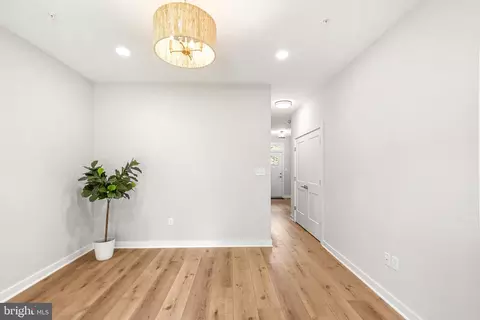 Entry Way - 32 Hamilton Ave, Frederick, MD 21701 photo 14 of 16