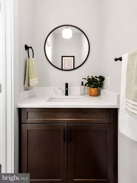 Bath - 32 Hamilton Ave, Frederick, MD 21701 photo 11 of 15
