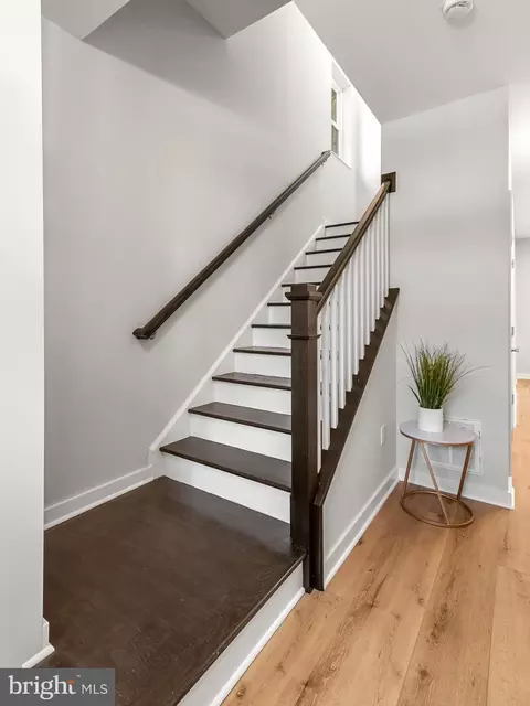 Entry Way - 32 Hamilton Ave, Frederick, MD 21701 photo 15 of 16