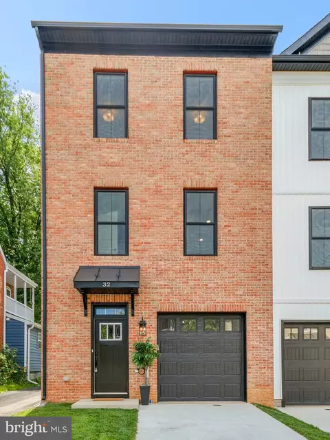 Exterior - 32 Hamilton Ave, Frederick, MD 21701 photo 4 of 15