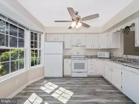 2423 Dunmore Ct, Frederick, MD 21702 photo 2