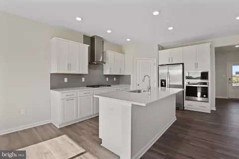 468 Hanson St, Frederick, MD 21701 photo 4