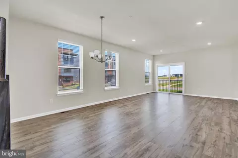 700 Bond St, Frederick, MD 21701 photo 4