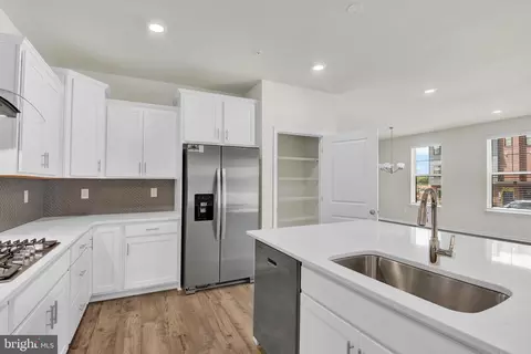 700 Bond St, Frederick, MD 21701 photo 7