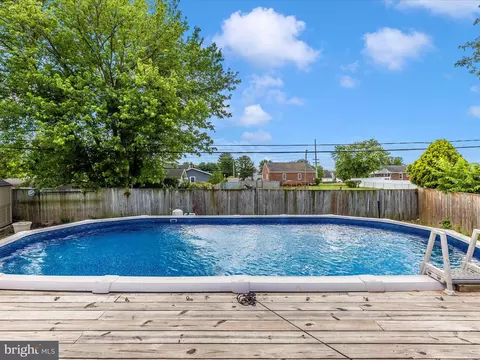 Exterior - 1422 Teal Ln, Frederick, MD 21703 photo 9 of 10