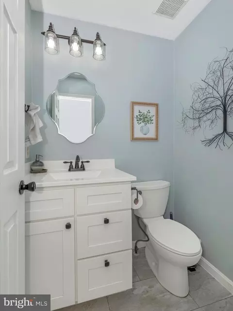 Bath - 1422 Teal Ln, Frederick, MD 21703 photo 1 of 4