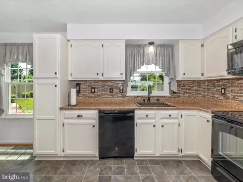Kitchen - 1422 Teal Ln, Frederick, MD 21703 photo 4 of 4