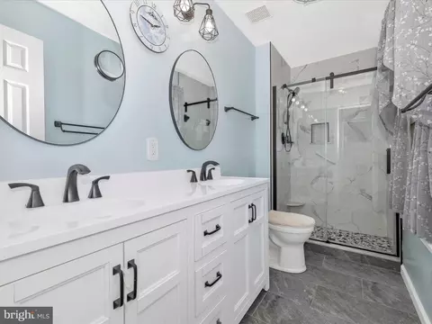 Bath - 1422 Teal Ln, Frederick, MD 21703 photo 2 of 4