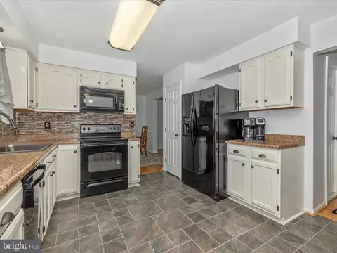 Kitchen - 1422 Teal Ln, Frederick, MD 21703 photo 2 of 4