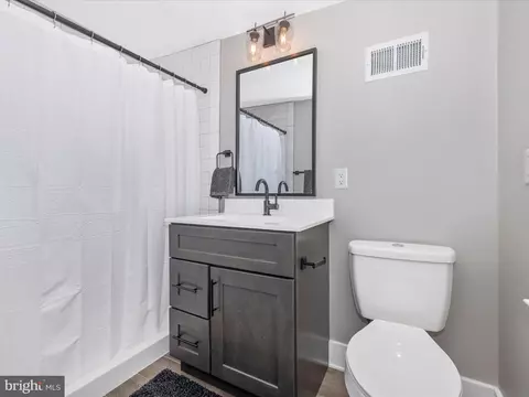 Bath - 5316 Stone Rd, Frederick, MD 21703 photo 7 of 9
