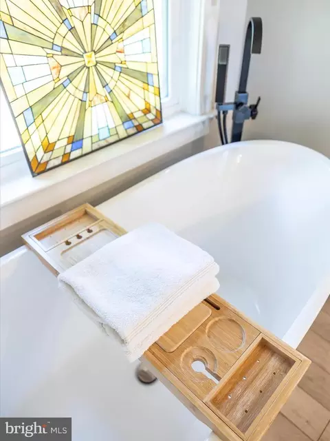 Bath - 5316 Stone Rd, Frederick, MD 21703 photo 6 of 9