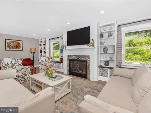 Living - 5316 Stone Rd, Frederick, MD 21703 photo 1 of 6