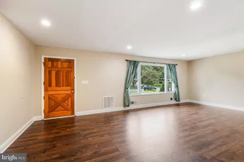 7006 Runnymeade Ct, Frederick, MD 21702 photo 3