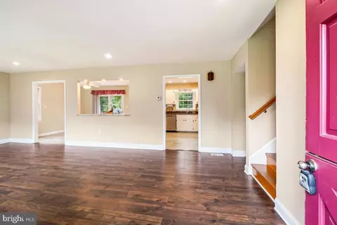 7006 Runnymeade Ct, Frederick, MD 21702 photo 2