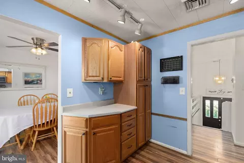 6233 White Oak Dr, Frederick, MD 21701 photo 7