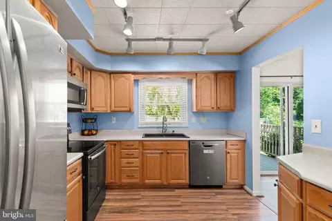 6233 White Oak Dr, Frederick, MD 21701 photo 9