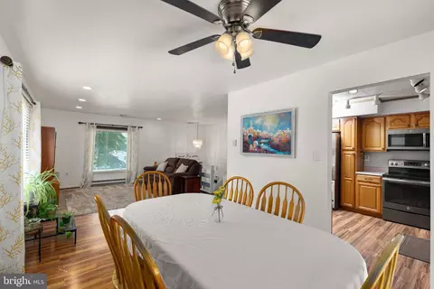 6233 White Oak Dr, Frederick, MD 21701 photo 5