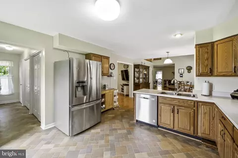Entry Way - 4483 Willow Tree Dr, Middletown, MD 21769 photo 3 of 8